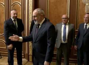 Փաշինյանը հանդիպել է արտախորհրդարանական քաղաքական ուժերի ղեկավարներին
