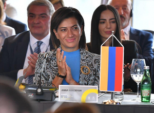 Должна честно сказать, что эта тема не была в центре моего внимания: Анна Акопян