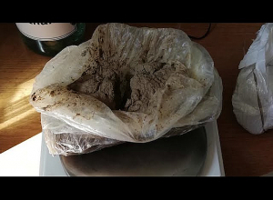 Մեքենայում հայտնաբերվեց մեկ կիլոգրամ հերոին. ՔՈԳՎ ծառայողների բացահայտումը