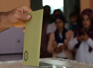 Էրդողանի կուսակիցը քվեատուփի մոտ մահացել է