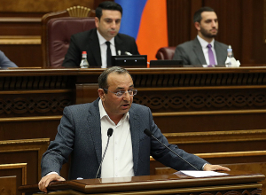 Пашинян - это не Армения, он не имеет права сдавать Арцах от имени армянского народа: Минасян