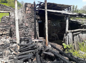 Հրդեհ է բռնկվել «Կարմիր գյուղ» կոչվող հանդամասում գտնվող տներից մեկում