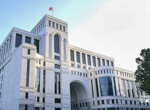 Ալիևը սպառնում է էթնիկ զտումներ իրականացնել, եթե ԼՂ հայերը «դասեր չքաղեն» Լաչինի միջանցքի արգելափակումից․ ՀՀ ԱԳՆ հայտարարությունը