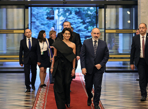 Վարչապետը տիկնոջ հետ ներկա է գտնվել Եվրոպական քաղաքական համայնքի գագաթնաժողովի շրջանակում տեղի ունեցած համերգին