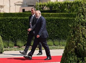 Премьер-министр принял участие во втором саммите Европейского политического сообщества, провёл беседы с лидерами ряда стран