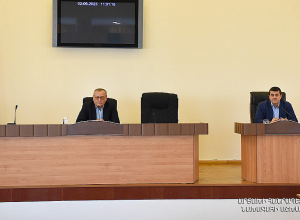 Араик Арутюнян встретился с депутатами Национального Собрания