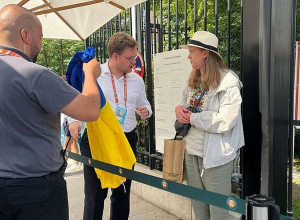 Թենիսի Ֆրանսիայի բաց առաջնությունում կիսել են Ուկրաինայի դրոշը