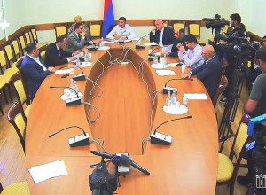 Այդ ինչպես մի գիշերում 8000-ը դարձավ 2000․ Արսեն Թորոսյան