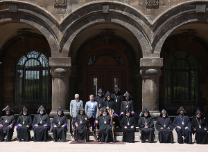 Գերագույն հոգևոր խորհրդի ժողովը կարևորել է , որ ՀՀ իշխանությունները հրաժարվեն ազգի արժանապատվությունը ոտնահարող գործողություններից