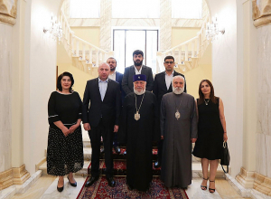 Ամենայն Հայոց Կաթողիկոսն ընդունեց  «Մայր Հայաստան» ժողովրդական շարժման նախաձեռնող խմբի անդամներին