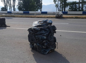 Ընթացքի ժամանակ «Կամազ»-ից չշահագործվող ավտոմեքենաների սեղմված թափքեր են թափվել