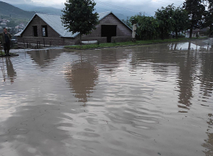 Իջևանում տեղացած հորդառատ անձրևը, կարկուտը և քամին պատճառել են զգալի վնասներ