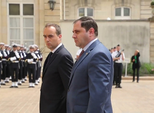 Սուրեն Պապիկյանը հանդիպել է Ֆրանսիայի զինված ուժերի նախարարի հետ