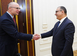 Вице-премьер РА и представитель ЕИБ обсудили проект дороги «Север-Юг»