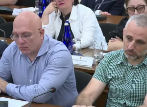 К сожалению, итальянская компания-подрядчик обанкротилась, о чём нам сообщили с опозданием: Авинян