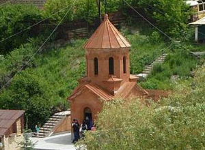 Շիրակում վայրկյանների տարբերությամբ հրդեհվել են մատուռն ու Սուրբ Մինաս եկեղեցին