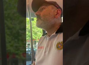 Կիրակի. ավտոբուս. Աննա Հակոբյանը Փաշինյանի մասնակցությամբ տեսանյութ է հրապարակել