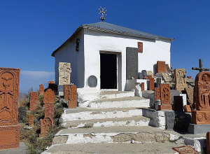 «Սուրբ Հովհաննես» մատուռի մոտակայքում քաղաքացին ընկել և վնասել է ոտքը