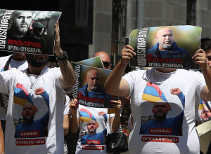 Ակցիա գլխավոր դատախազության դիմաց՝ ի աջակցություն Արմեն Աշոտյանի