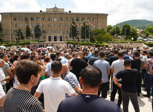 Արցախի իշխանությունն արձագանքել է բողոքի ակցիայի մասնակիցների կոչին