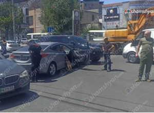 Տվյալ ավտոմեքենան նախարարին չի ուղեկցում․ ՊՆ խոսնակը հերքում է վթարի վերաբերյալ տեղեկատվությունը