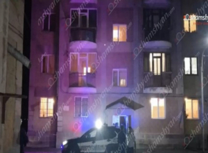 Պարեկները 3-րդ հարկից ընկած 7-ամյա տղային իրենց մեքենայով շտապ հասցրել են Գյումրիի հիվանդանոց․ Shamshyan.com