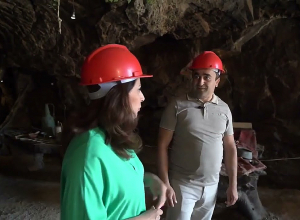 Կարմիր գրքային սպիտակ ջրաշուշանները սկսում են ծաղկել ու հիացնում են հյուրերին