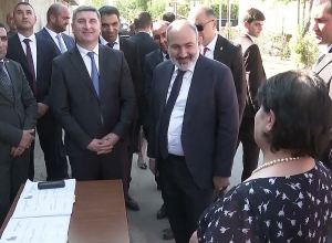 Վերին Դվինում ընթացքի մեջ են փողոցների լուսավորության անցկացման աշխատանքները