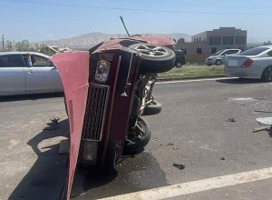 Մեքենան կողաշրջվել է. վարորդը տեղում մահացել է/ լուսանկարներ