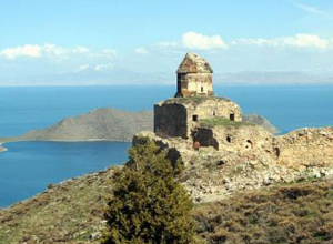 Վանի հայկական եկեղեցիները փլուզման եզրին են