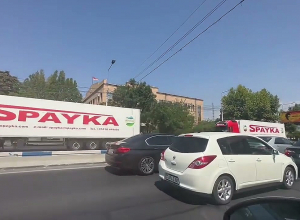 Հումանիտար օգնությամբ ավտոշարասյունը մեկնեց Արցախ