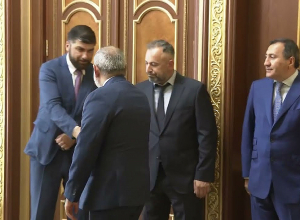Փաշինյանը հանդիպել է արտախորհրդարանական քաղաքական ուժերի ղեկավարներին