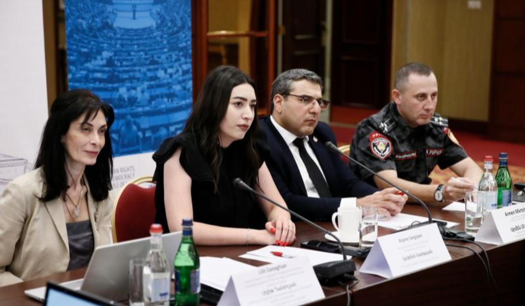 քննարկումներ17-800x533