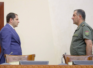 Սուրեն Պապիկյանը հանդիպել է բարձրագույն կրթական ծրագրերի շրջանավարտներին