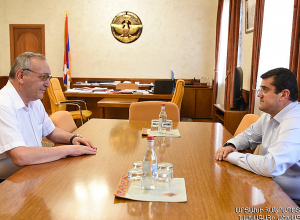 Արթուր Թովմասյանը Արայիկ Հարությունյանին է ներկայացրել Աժ նախագահի պաշտոնից իր հրաժարականի պատճառները