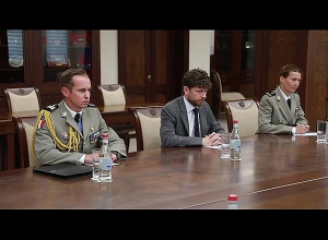 ՀՀ պաշտպանության նախարարն ընդունել է Ֆրանսիայի դեսպանին