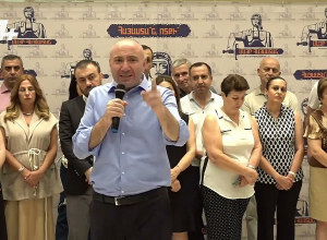 Վայր եմ դնում ԱԺ պատգամավորի մանդատս եւ մասնակցում եմ ընտրությանը՝  հանուն իշխանափոխության․Թեւանյան