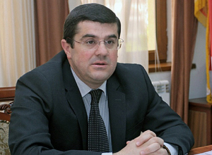 Այս ծանր պահին ձեզ հետ միասին կիսում ենք անդառնալի կորստի ցավն ու վիշտը. ԱՀ նախագահի հեռագիրը Լանջիկ գյուղի մոտ տեղի ունեցած ավտովթարի կապակցությամբ