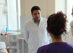 Այցելեցի առավոտյան Երևան-Գյումրի ավտոճանապարհին տեղի ունեցած ողբերգական վթարից տուժածներից մեկին․ Ալեն Սիմոնյան