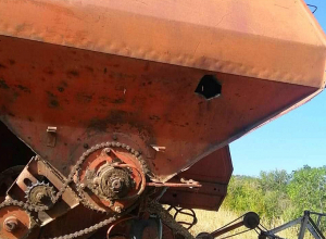 Ադրբեջանցիները կրակել են  կոմբայնի ուղղությամբ/ լուսանկարներ