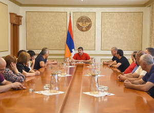 Արայիկ Հարությունյանն ընդունել է ԱԺ «Ազատ հայրենիք-ՔՄԴ» խմբակցության պատգամավորներին