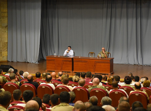 Արայիկ Հարությունյանը հանդիպել է աշխարհազորի մի խումբ մարտիկների