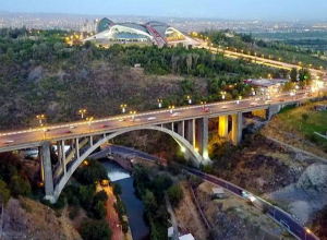 Ահազանգ է ստացվել, որ քաղաքացին փորձում է ինքնասպանություն գործել՝ նետվելով Կիևյան կամրջից