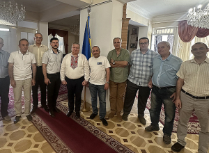 Հայաստանցի մի խումբ հասարակական, քաղաքական գործիչներ այցելեցին Հայաստանում Ուկրաինայի դեսպանատուն