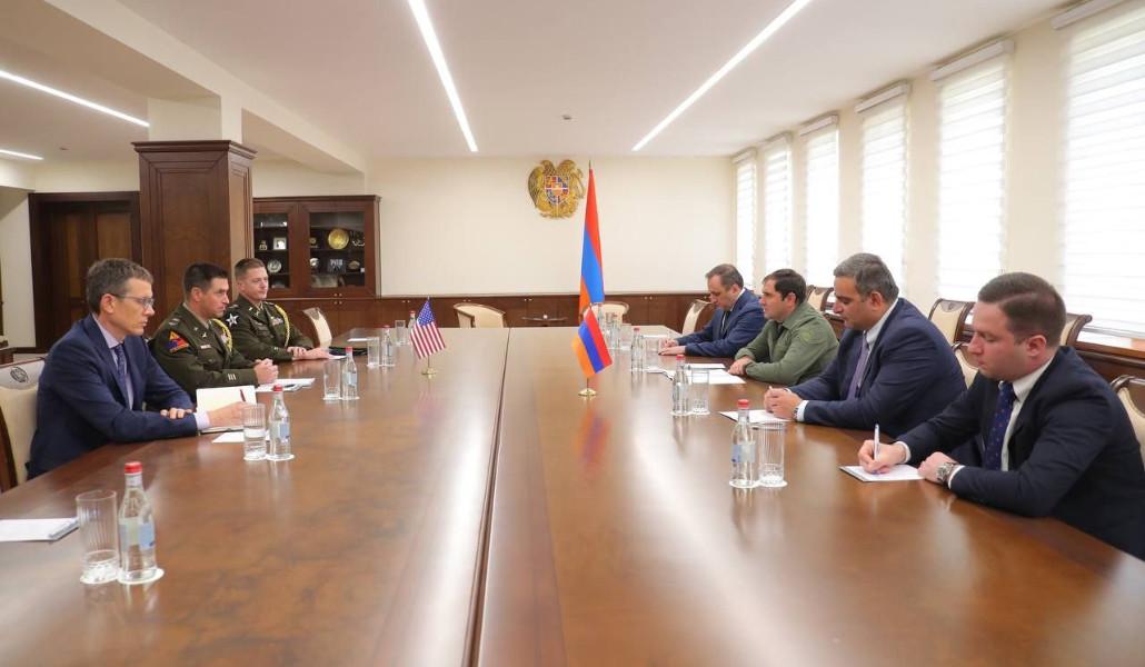 photo_5436357075866339656_y