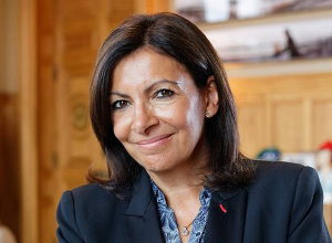 Мэр Парижа прибудет в Армению для сопровождения колонны гуманитарной помощи для НК