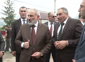 Премьер-министр ознакомился с ходом строительства художественной школы в Гулагараке