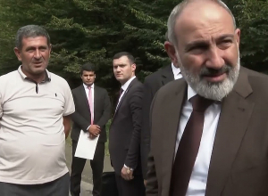 Пашинян ознакомился с ходом реализации ряда проектов дорожного строительства в Лорийской области