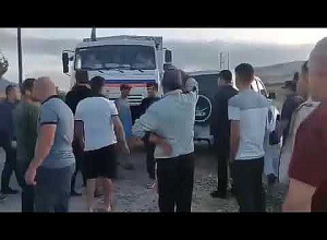 Ռուս խաղաղապահները փորձել են անցնել ադրբեջանական կողմ և մթերքը անցկացնել․  արցախցիները թույլ չեն տվել