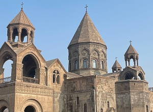 Արցախի անկախության տոնի առիթով Ամենայն Հայոց Կաթողիկոսի տնօրինությամբ կկատարվի Հանրապետական մաղթանք